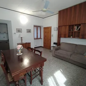 Apartment Il Giardino Dei Fiori, Mandello del Lario