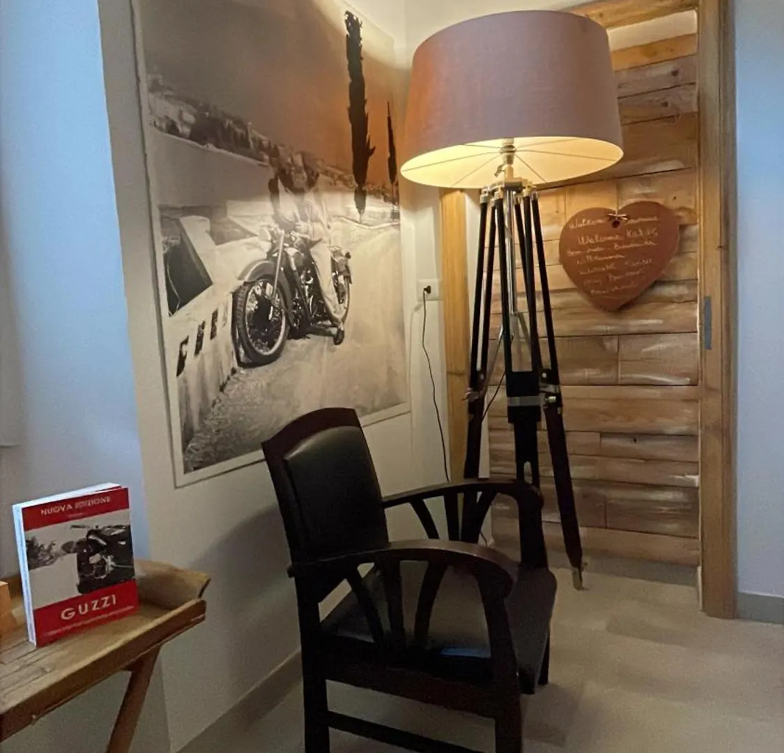 Tati'S Home Bikers Mandello del Lario 0*,  Ιταλία
